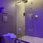 아파트 Bdsm Swing Klima Jakosc Bast, Idelny Na Prezent ,lustra Wszedzie ,super Wygodne Lozko , Hustawka , Tylko Dla Doroslych Adults Only Parking W Cenie *