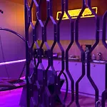 아파트 Bdsm Swing Klima Jakosc Bast, Idelny Na Prezent ,lustra Wszedzie ,super Wygodne Lozko , Hustawka , Tylko Dla Doroslych Adults Only Parking W Cenie