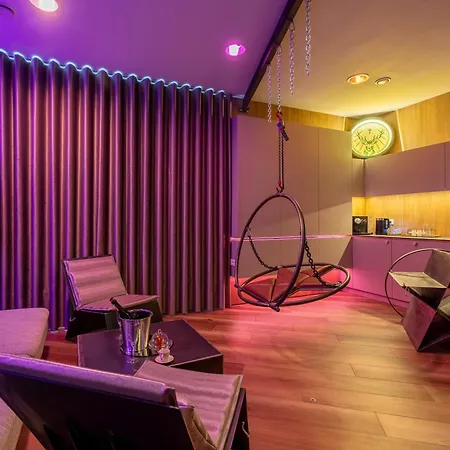 Апартаменти Bdsm Swing Klima Apartamenty Lustra Super Wygodne Lozko , Hustawka ,Dla Doroslych Adults Only Лодзь