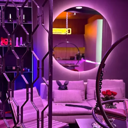 Bdsm Swing Klima Jakosc, Idelny Na Prezent ,lustra Wszedzie ,super Wygodne Lozko , Hustawka , Tylko Dla Doroslych Adults Only Parking W Cenie