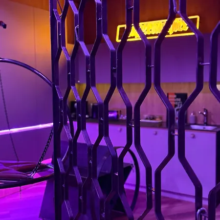 Διαμέρισμα Bdsm Swing Klima Jakosc Bast, Idelny Na Prezent ,lustra Wszedzie ,super Wygodne Lozko , Hustawka , Tylko Dla Doroslych Adults Only Parking W Cenie